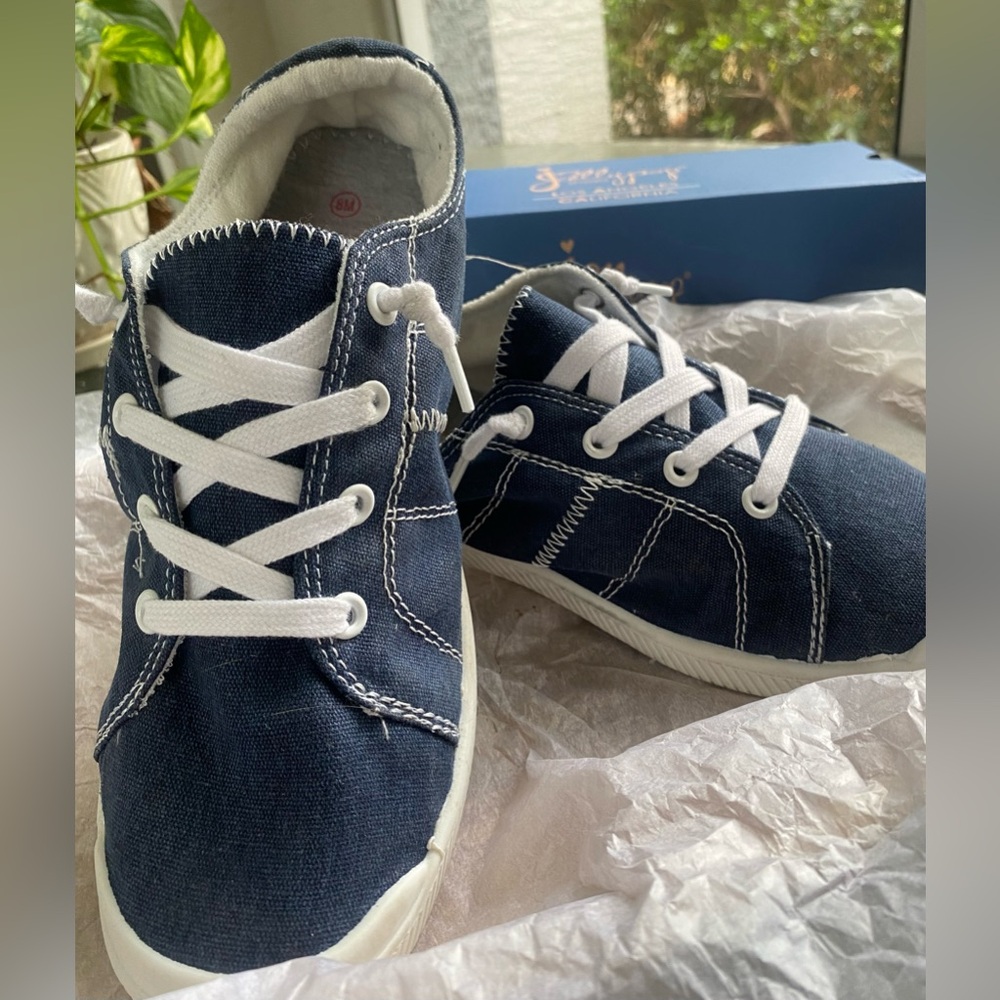 JellyPop Women’s Sneakers •